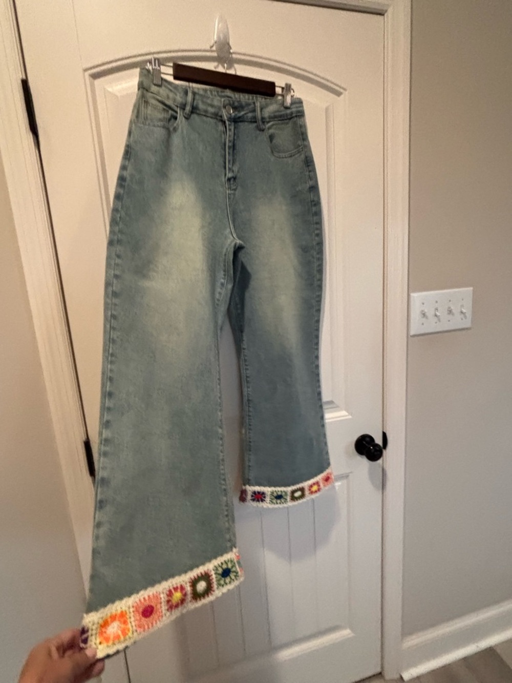 DAVI & DANI Wide-Leg Jeans /Crochet Hem size M/L 30” waist 27” inseam, 12” rise.